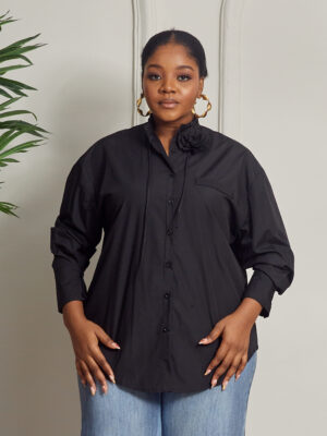 (2FOR50K)SU BLACK BISHOP NECK SHIRT WITH ROSE INSERT ON NECK SHIRT