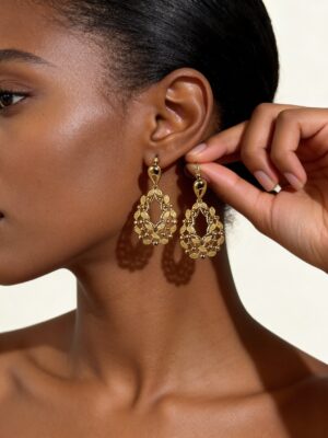 VIENNOIS T704257E-001 GOLD TIERED MESH EARRINGS