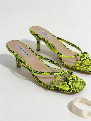 (2FOR50K) STEVE MADDEN NEON ANIMAL STRETCH THONG MULES