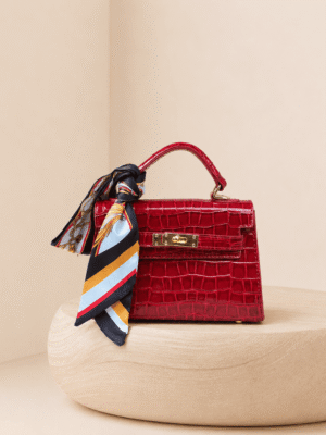 (2FOR55K)RED CROCO GOLD BRACKET LOGO GRAB HANDLE BAG