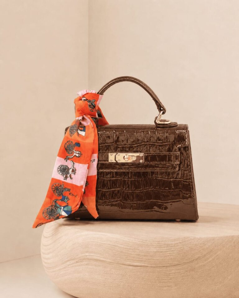 (2FOR45K)CHOCO PATENT CROCO TWISTLOCK MINI BAG
